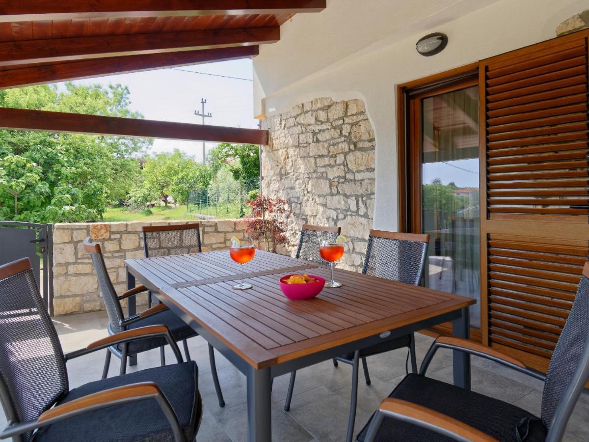 Apartment Larissa By Rent Istria Višnjan Kültér fotó