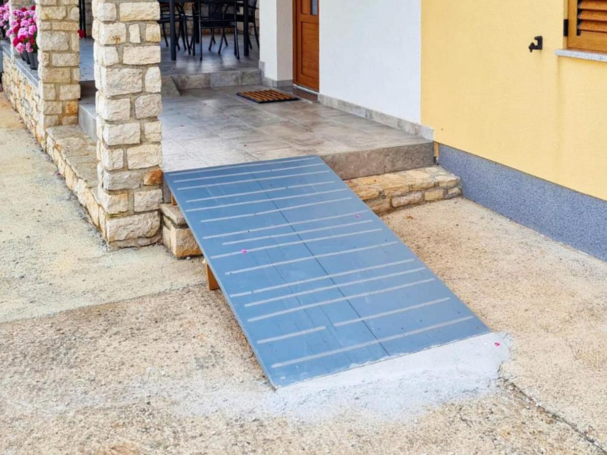 Apartment Larissa By Rent Istria Višnjan Kültér fotó
